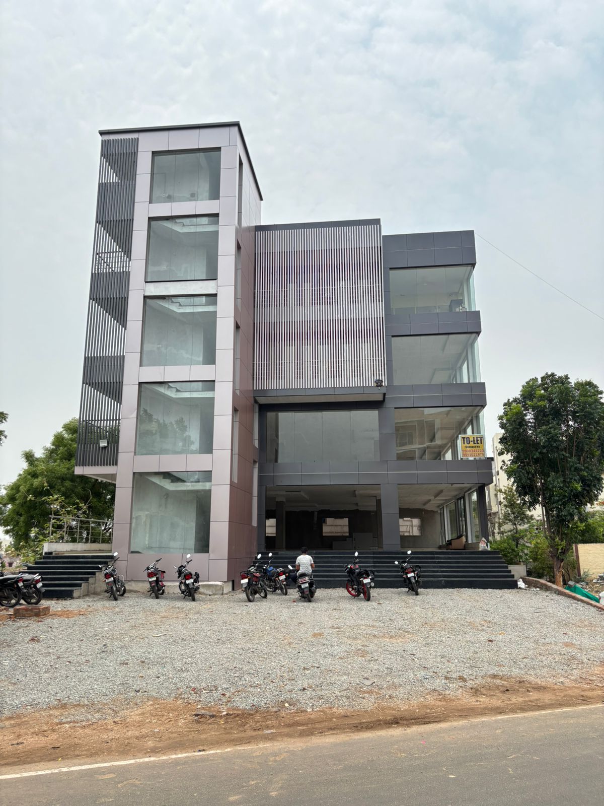 Mega Meadows commercial building — view 13